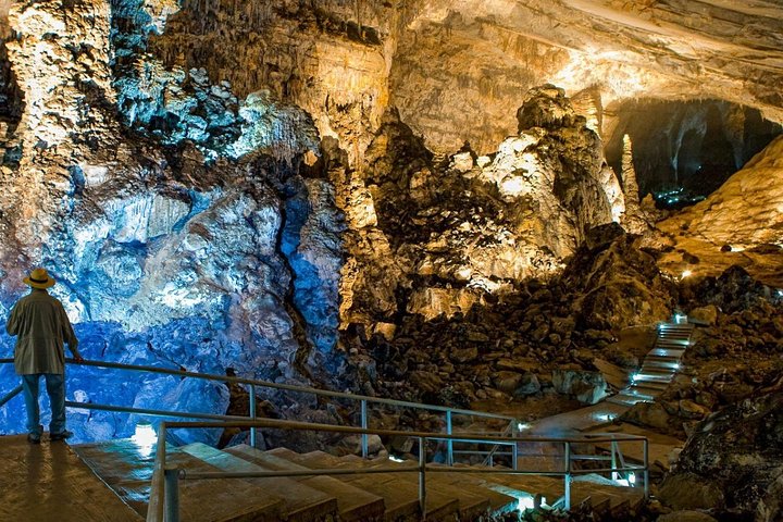 TAXCO AND CACAHUAMILPA CAVES from CDMX