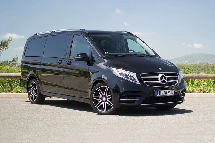Arrival Transfer from Paris Train Stations to Paris by car or van