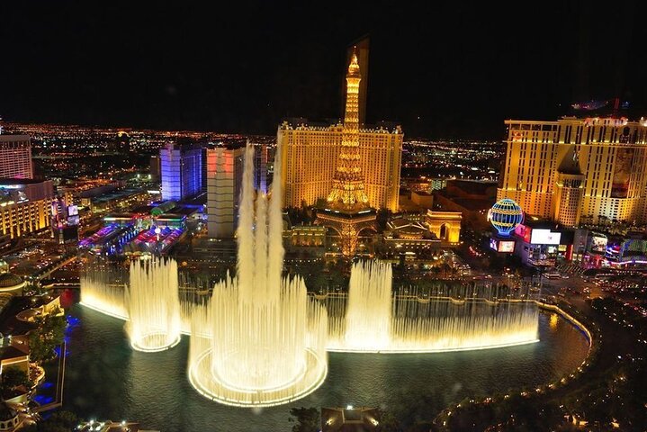 LA to Las Vegas Shuttle with Seven Magic Mountains Stop