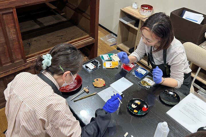 Yamanaka Lacquerware Painting Workshop